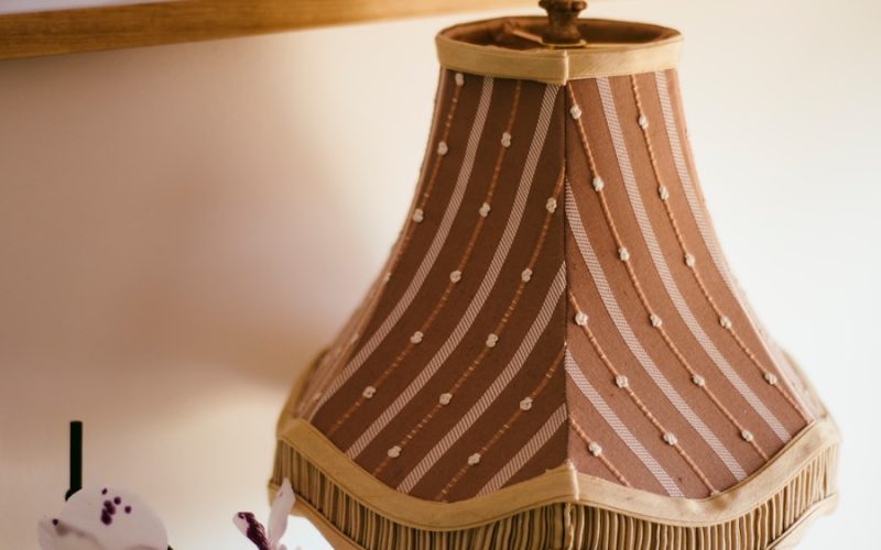 Photo Cotton and linen table lamp