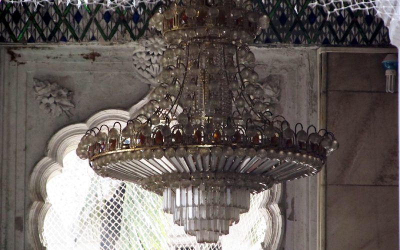 Photo spherical chandelier