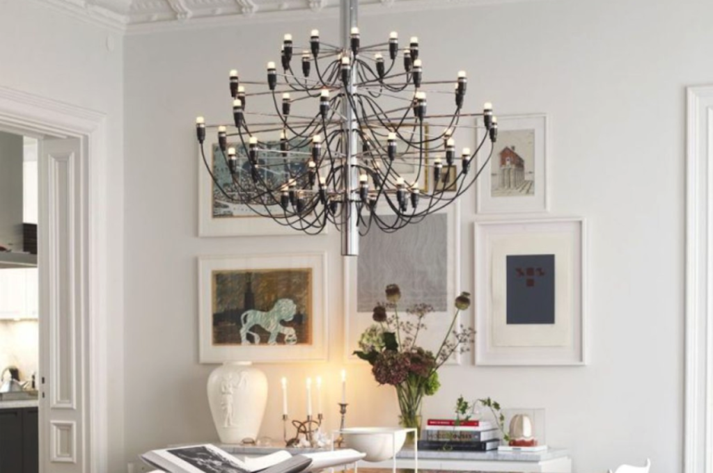 Moderne kroonluchters met architecturale vormen