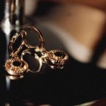 Minimalistische messing ring kroonluchter: een elegante toevoeging