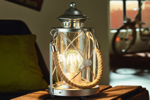 Vintage stijl verweerde zilveren lantaarn