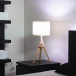 Scandinavische licht eiken driepoot tafellamp