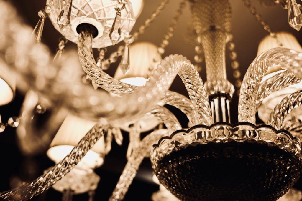 Photo crystal chandelier