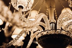 Photo crystal chandelier